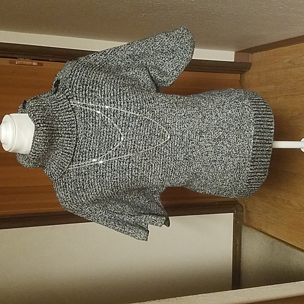 FRIENDS CLOTHING TURTLE NECK SWEATER
